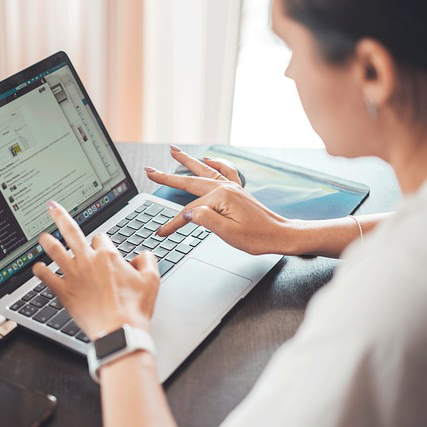 Öffnet die Seite 'Neuer Internetauftritt der vhs Demohausen!'